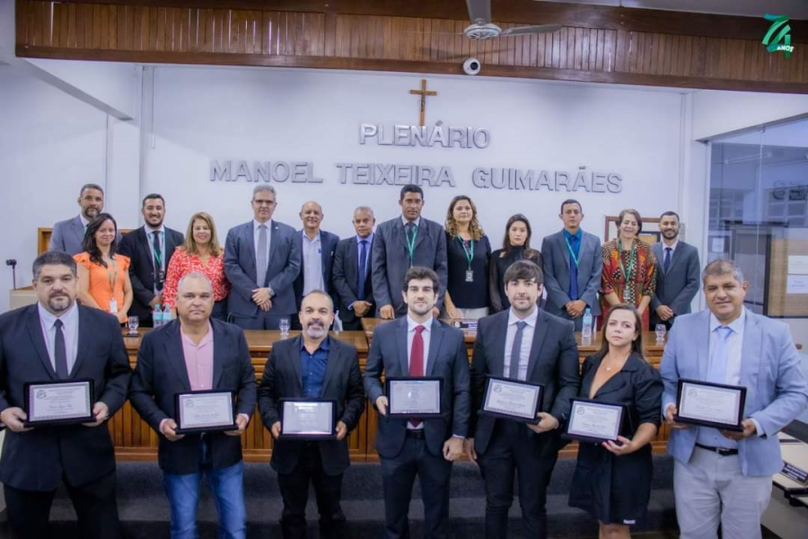 Câmara Municipal realizou Sessão Especial para entrega de Título de Cidadão Honorário